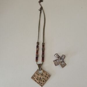 Premier Designs Gold and Brown Necklace Set